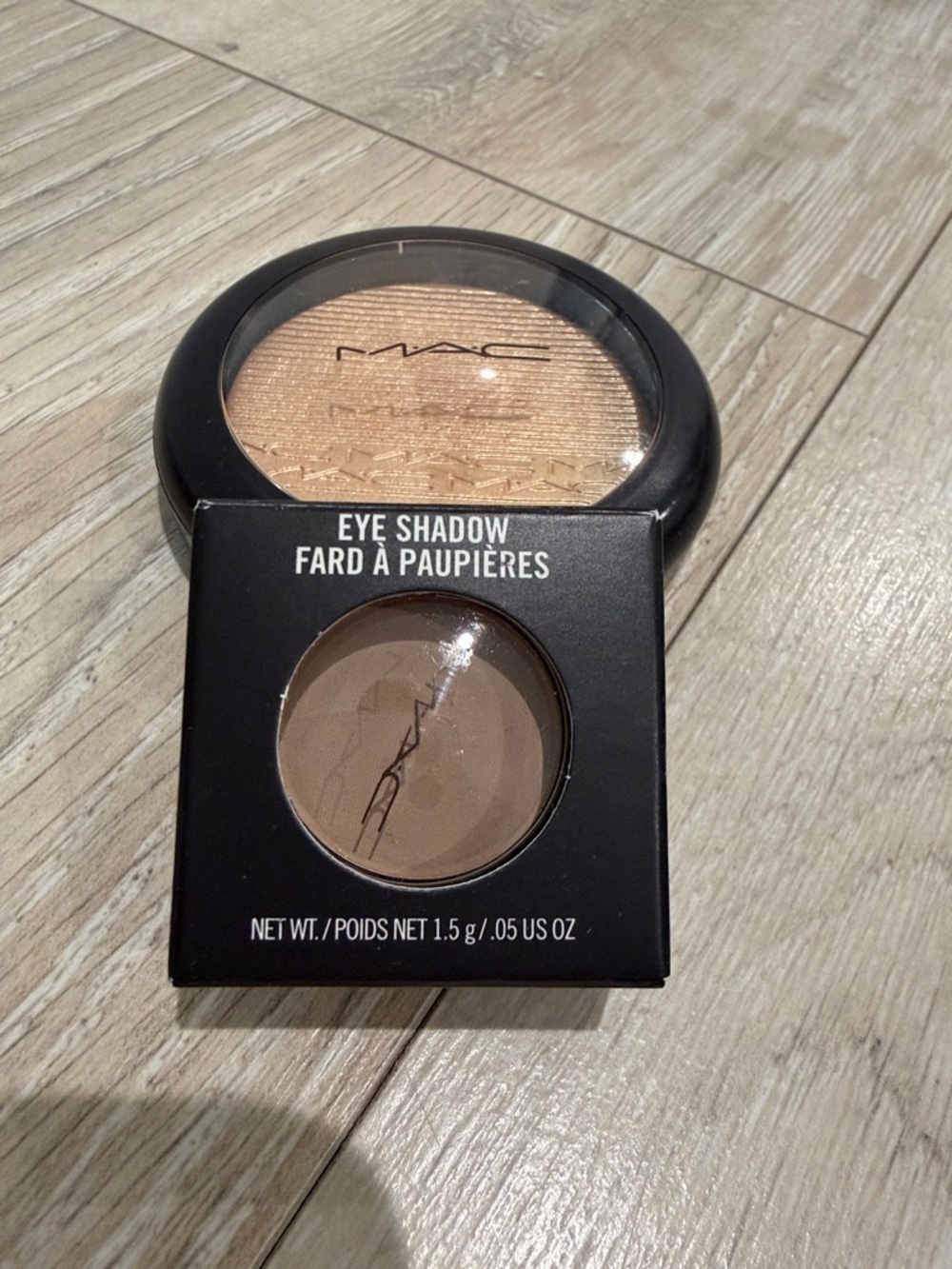 MAC Cosmetics Single Eyeshadow Duo - Shimmer Gold & Matte Brown
